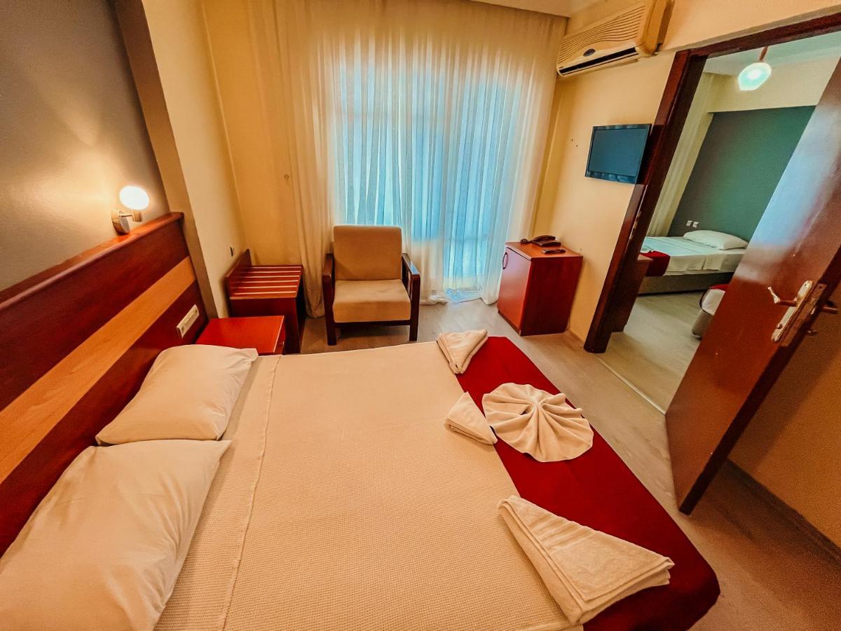 Hotel First Class Didim Exteriör bild