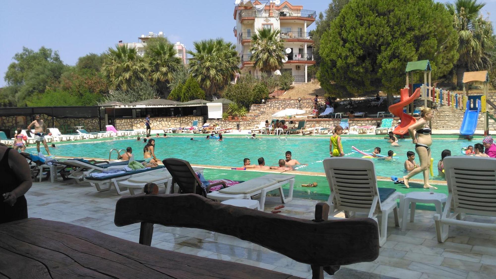 Hotel First Class Didim Exteriör bild