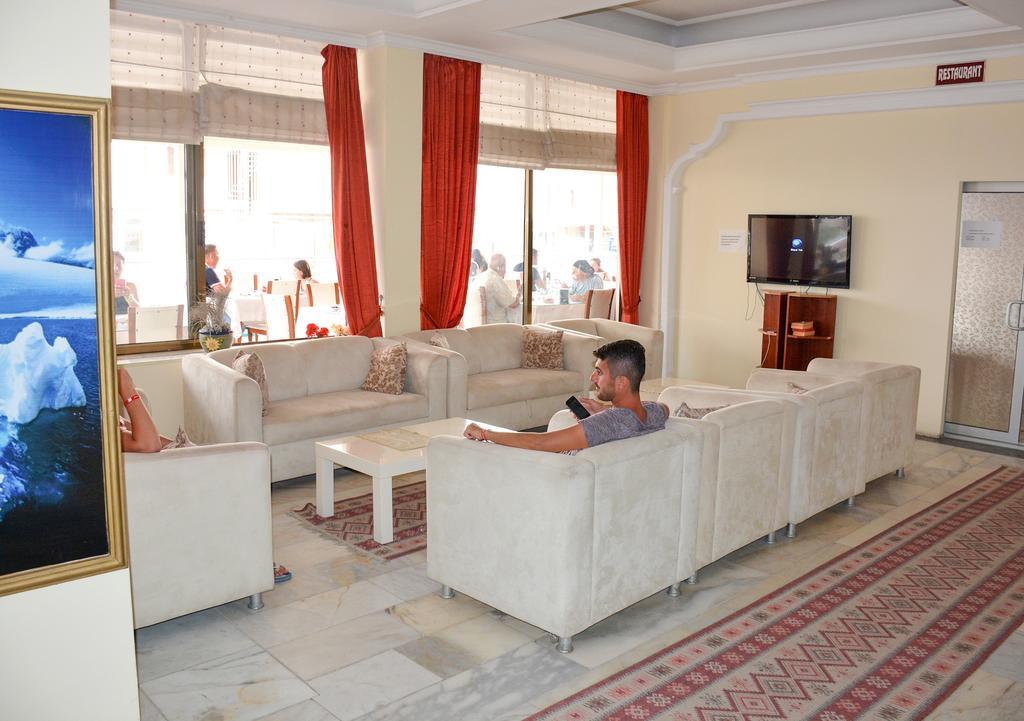 Hotel First Class Didim Exteriör bild