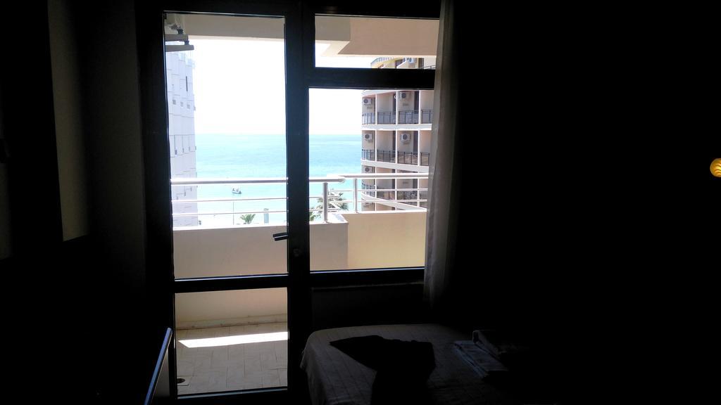 Hotel First Class Didim Exteriör bild