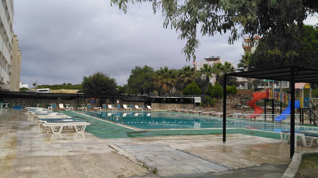 Hotel First Class Didim Exteriör bild