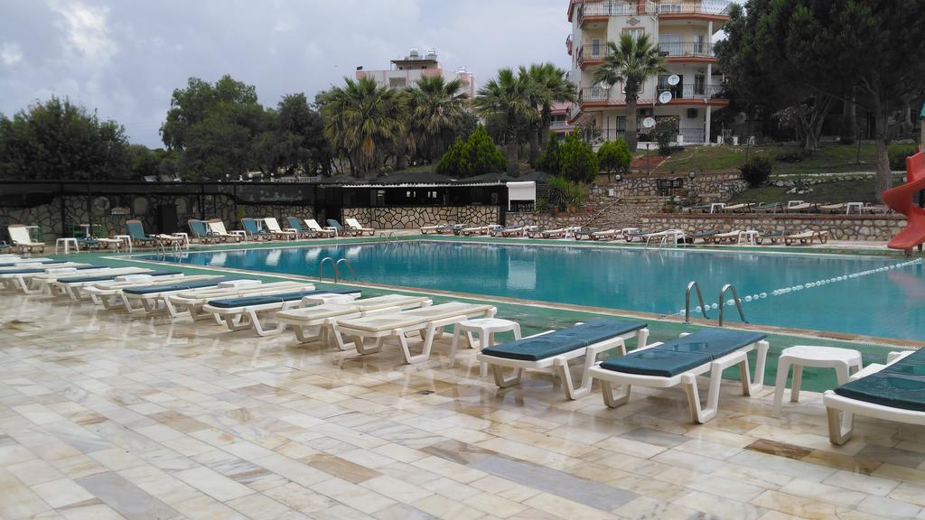Hotel First Class Didim Exteriör bild